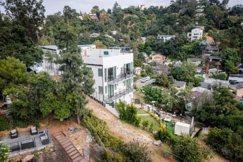 Beautiful mansion on top of hill in Silverlake/Echo park neighborhood 