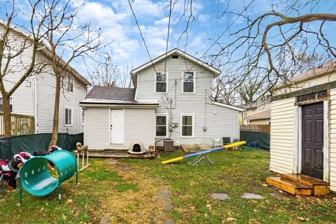 I'm a model, you know what I mean And I do my little turn on the catwalk