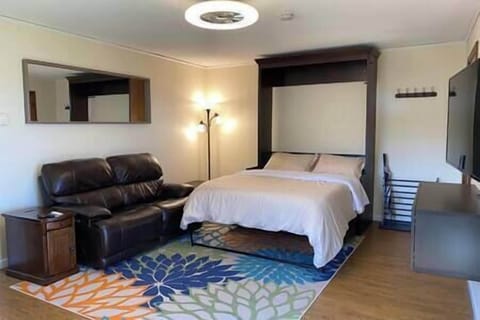 1 bedroom, memory foam beds, WiFi, bed sheets