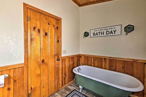 Half Bathroom | Clawfoot Soaking Tub