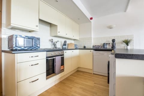 Marina View - 3 Bedroom Apartment - Milford Marina (3209)