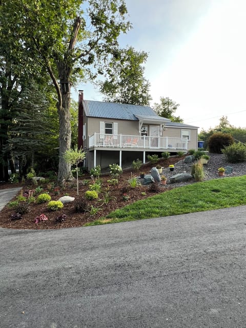 Elegant Cottage On Lake Bomoseen Vermont | Lake Bomoseen, VT ...