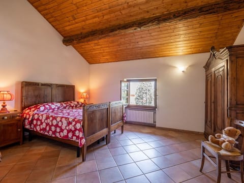 Furniture, Building, Cabinetry, Comfort, Wood, Lighting, Interior Design, Flooring, Floor, Wood Stain