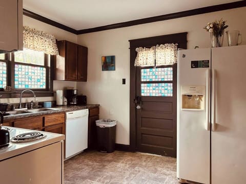Kitchen - Fully stocked to be able to cook a thanks giving dinner