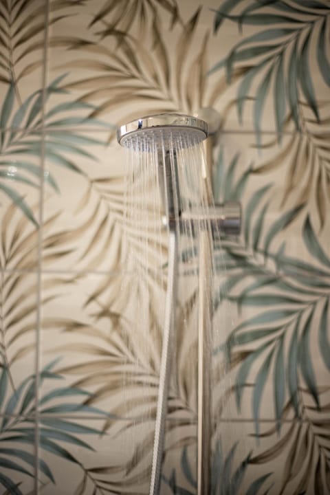 Hand-held showerhead