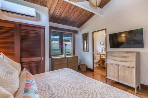 Second upstairs bedroom with bathroom