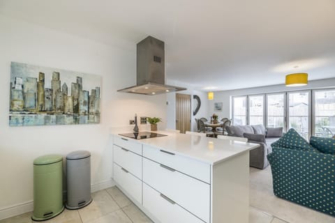 Milford Street - 5 Bed Holiday Home - Saundersfoot (3627)