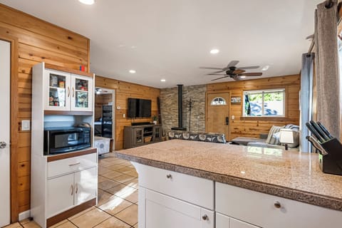 Kitchen has all your needs.