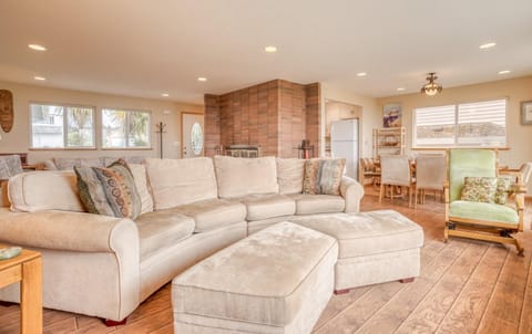 Ample lighting throughout.