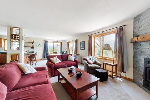 Ski Chalet-Inspired Condo w/ Incredible Views, Free WiFi, Furnished Patio, & W/D Condo in Glen