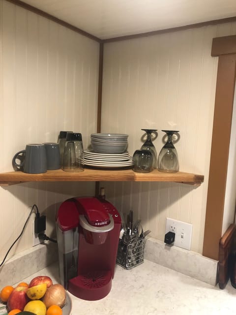 Fridge, microwave, dishwasher, coffee/tea maker