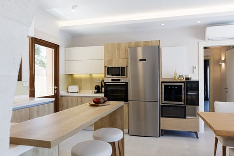 Fully equipped functional kitchen on the ground floor