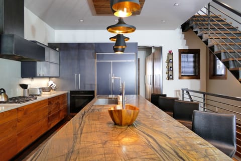 5.02-telluride-parkside-retreat-kitchen2