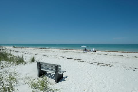 Beach nearby, sun loungers, beach towels