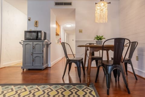 Open living+dining area