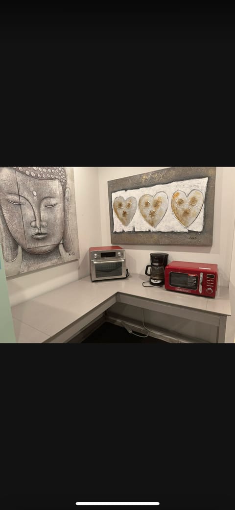 Small kitchen third suite for 7/8th guest separate entrance