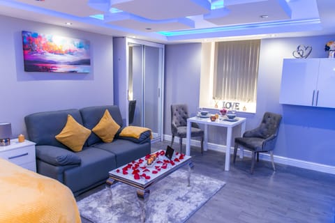 Living Room / Lounge