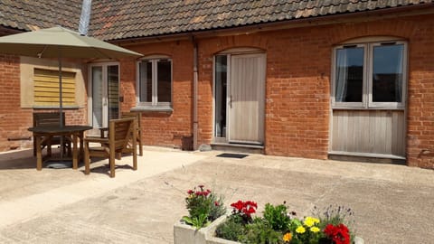 The Honeypot summer sun