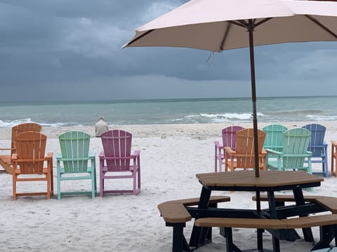 Beach nearby, sun loungers, beach towels