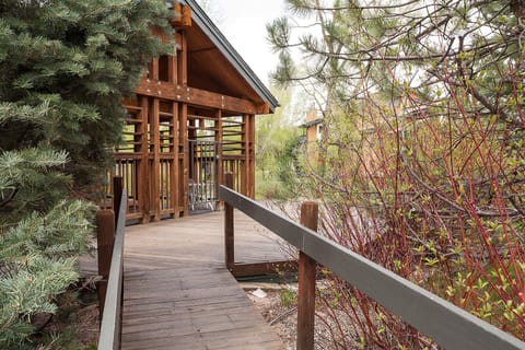 The-Pines-Condominiums_13