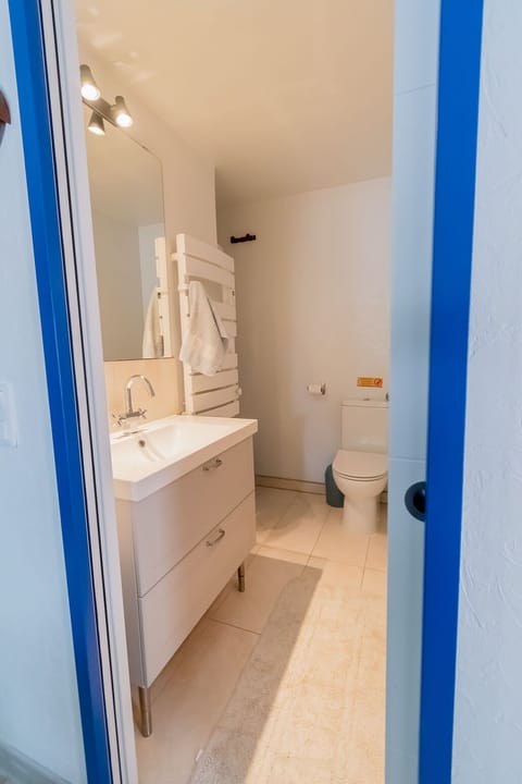 Blue Marine Apartment