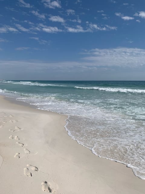 Beach nearby, sun loungers, beach towels