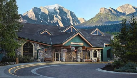 Surrounded by soaring pines and sweeping mountain views
