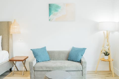 SKS - Superior Room, 1 King Bed with Sofa bed, Non Smoking image 11