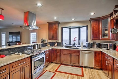 Kitchen- K cups, Coffee, Tea, Sugar, Cream are all provided.