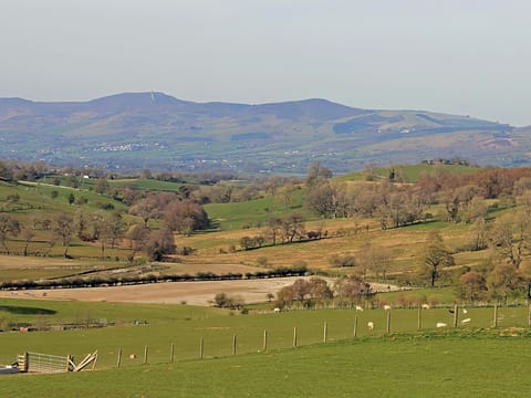 Surrounding area | Podiau Uwch Y Dyffryn, Llanelidan, near Ruthin