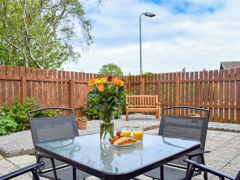 Sitting-out-area | Noble Nook, Seahouses