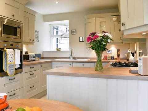 Kitchen/diner | Rooftops - R & R Cottages, Grassington