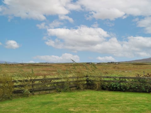 Surrounding area | Taigh Violet Rose, Uachdar