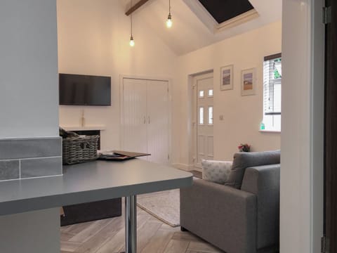 Studio | Whinacres Cottage @1894, Conwy Morfa