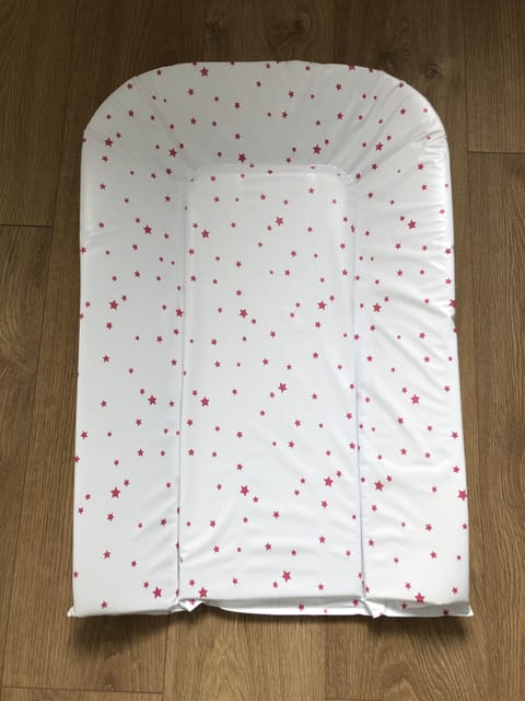 2 bedrooms, desk, iron/ironing board, travel crib