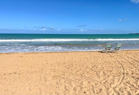 Beach nearby, sun loungers, beach towels