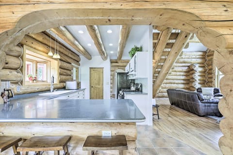 Fully Equipped Kitchen | Breakfast Bar | Complimentary Spices