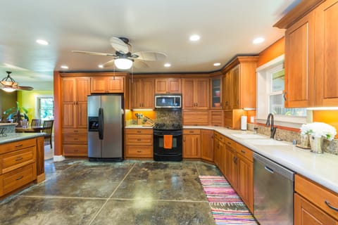 Kitchen for perfect for any chef.