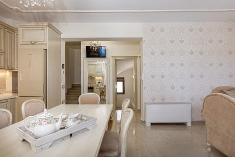 Exciting kitchen details.