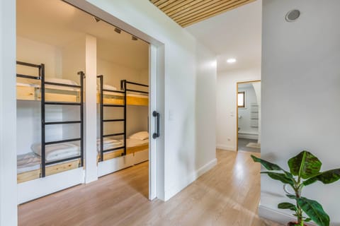 35bd210a-854e-4eda-9666-ee96afcba994