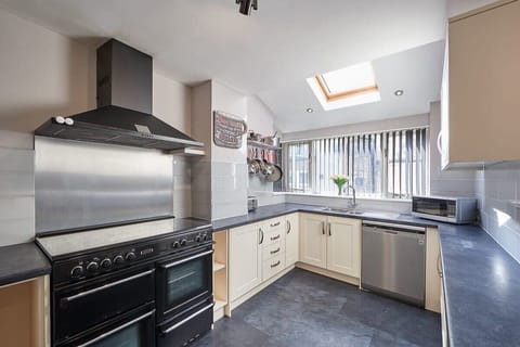 Rosedale House, Richmond - Host & Stay