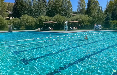 Outdoor pool, a heated pool