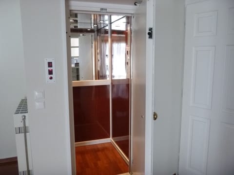 2085a477-460e-474a-94fa-647a44fda9da