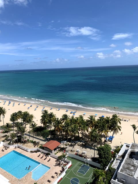 Beach nearby, sun loungers, beach towels