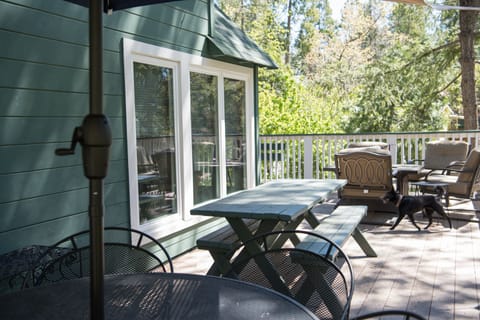 Picnic table on deck