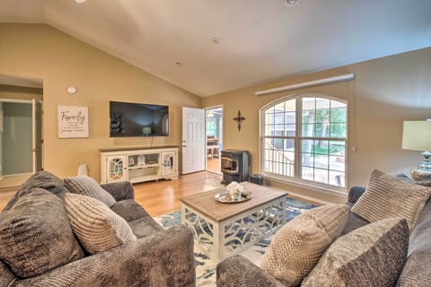 Holiday Island Vacation Rental | 3BR | 2BA | 2,350 Sq Ft | 1-Story Home