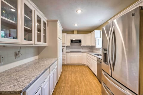 Kitchen | Fully Equipped