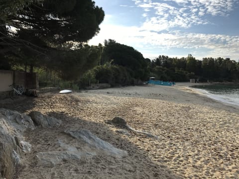 Beach nearby, sun loungers