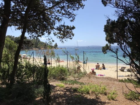 Beach nearby, sun loungers