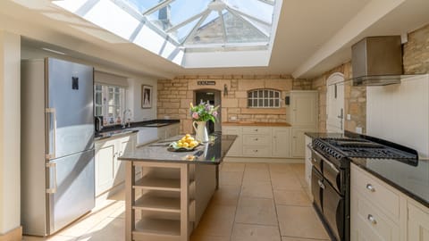 Kitchen, Colebrook Cottage, Bolthole Retreats